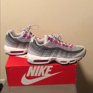 Air Max 95 Hyper Violet
